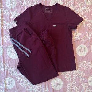Figs Women's Scrub Set in Burgundy